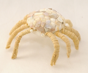 Granchio Decorato Con Conchiglie Madreperlate