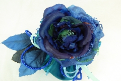 Bomboniera Sacchetto Raso Blu Con Pick Fiore Blu Sfumato