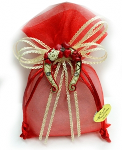 Bomboniera Sacchetto In Organza Rossa Nastro Merlettato Bianco E Ferro Di Cavallo Decorato